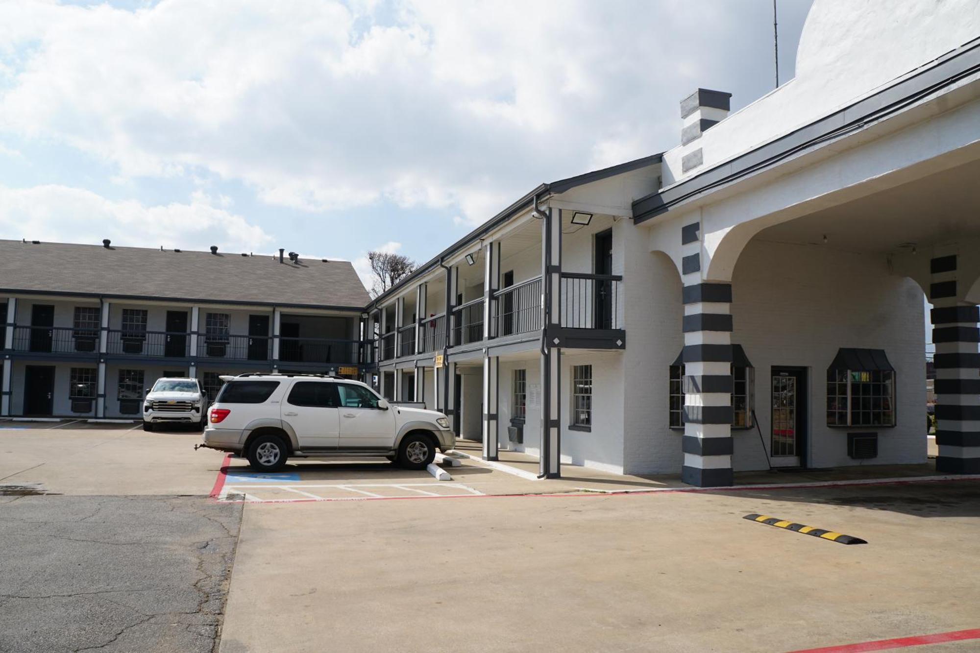 Sherman Inn Екстер'єр фото