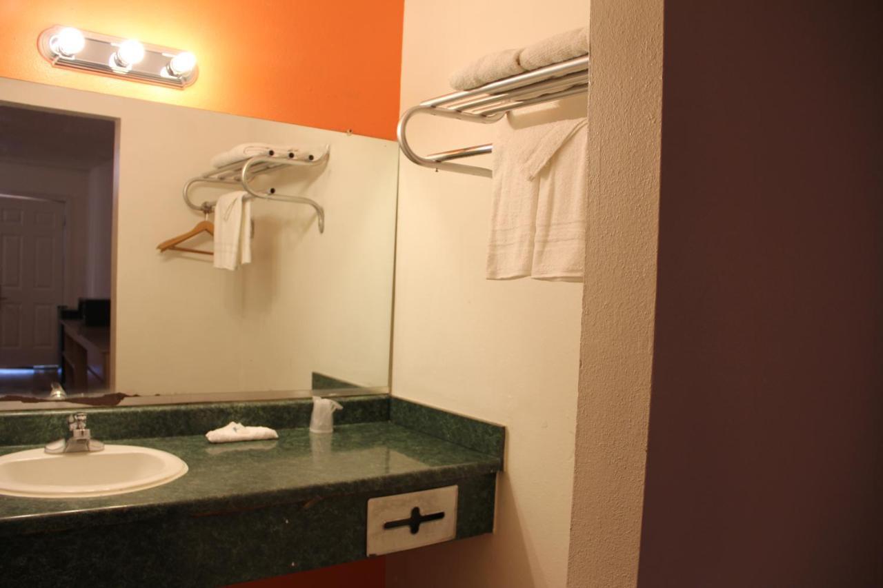 Sherman Inn Екстер'єр фото